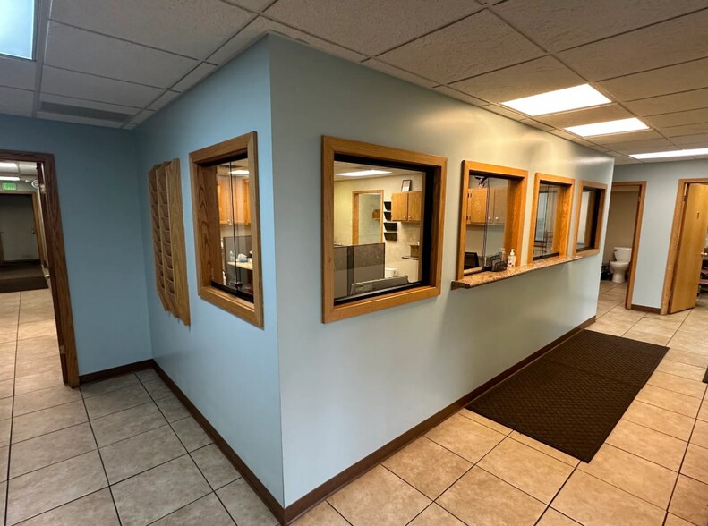 More Photos Of 9721 Prairie Ave, Highland Medical For Sale