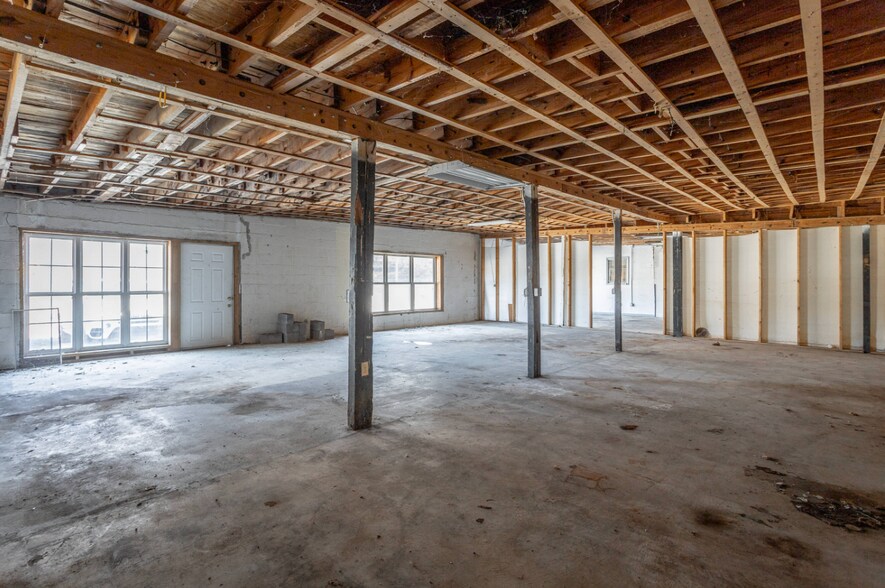 More Photos Of 9439 Hixson Pike, Soddy Daisy Convenience Store For Sale