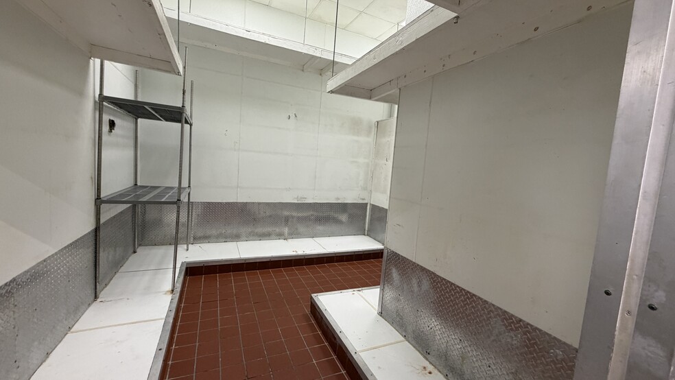 More Photos Of 2124-2162 Merrick Ave, Merrick Unknown For Lease