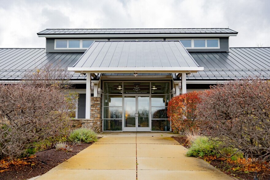 More Photos Of 2940 Parkview Dr, Petoskey Office For Sale