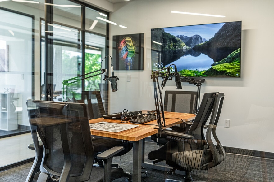More Photos Of 3333 Peachtree Rd Ne, Atlanta Office For Sale