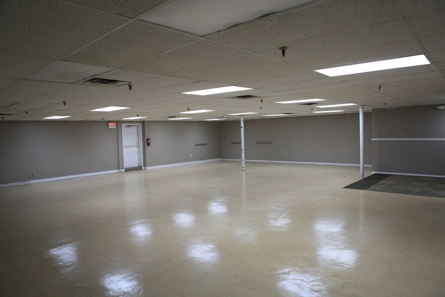 More Photos Of 706 Knickerbocker Rd, San Angelo Manufacturing For Lease