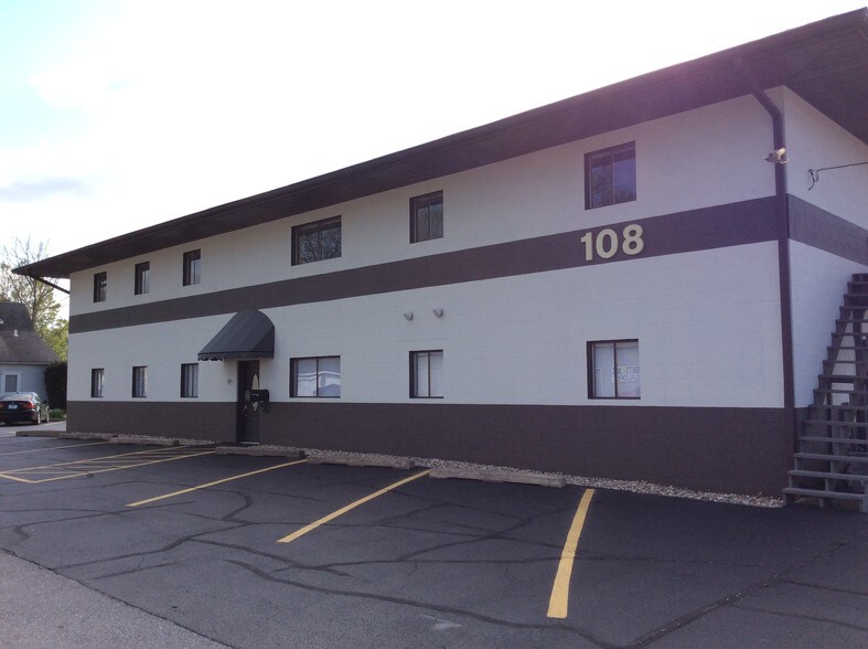 More Photos Of 108 E College Ave, Brownsburg Light Distribution For Lease