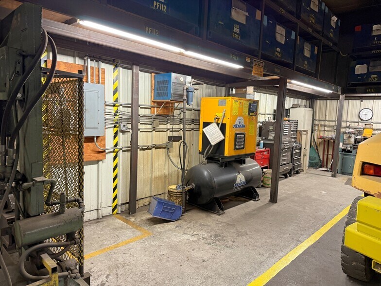 More Photos Of 2120 4th Ave, Holdrege Industrial For Sale
