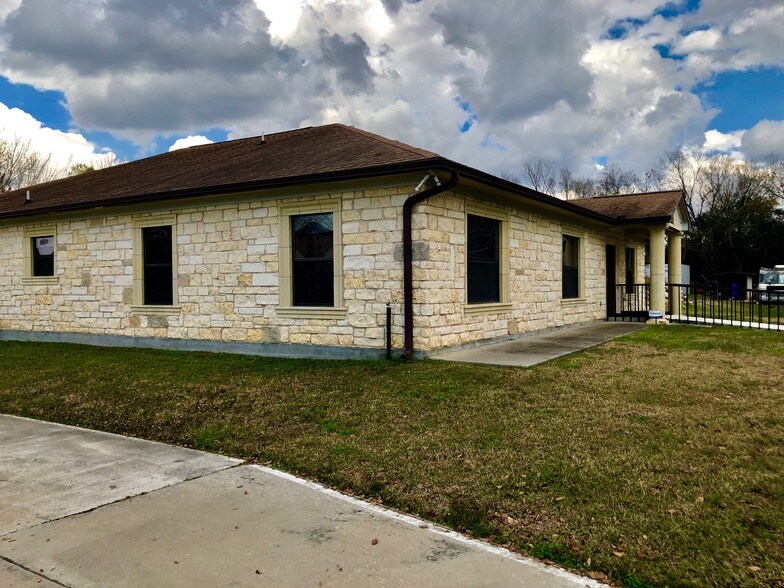 More Photos Of 18484 Clay Rd, Houston Flex For Lease