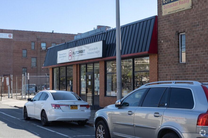 More Photos Of 180 Front St, Hempstead Auto Repair For Sale