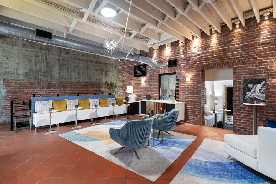 More Photos Of 3933 30th St, San Diego Storefront For Sale