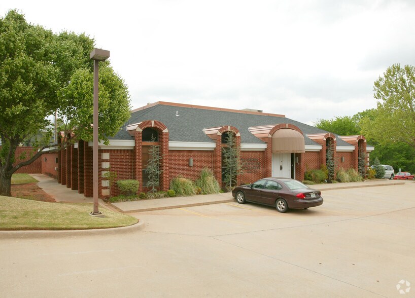 More Photos Of 4848 N Lincoln Blvd, Oklahoma City Office For Lease