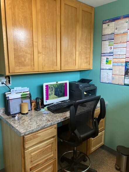 More Photos Of 993 Siskiyou Blvd, Ashland Office For Sale