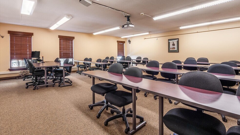 More Photos Of 200 N Whitewoman St, Coshocton Loft Creative Space For Lease