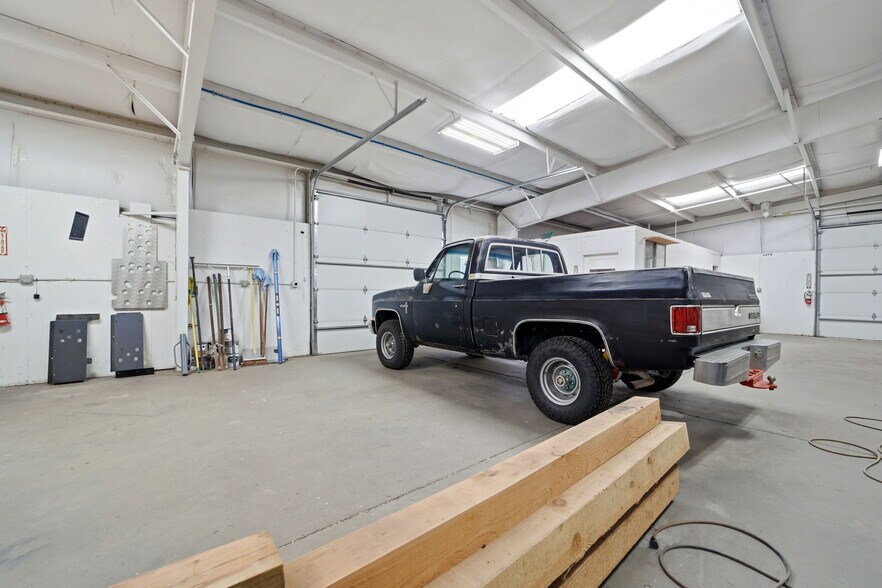 More Photos Of 114 5th St, Fowler Industrial For Lease