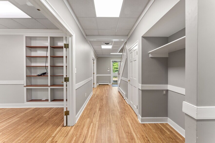 More Photos Of 678 Rappahannock Dr, White Stone Office For Sale