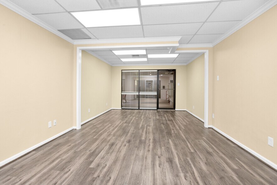More Photos Of 3421 W Davis St, Conroe Medical For Lease