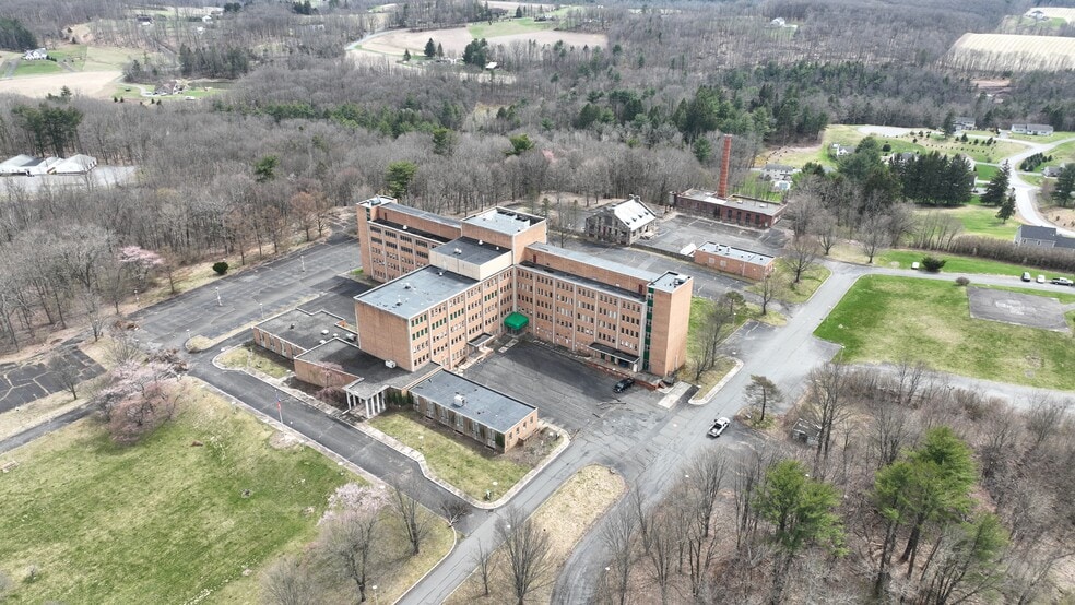 More Photos Of 101 Broad St, Ashland Hospital For Sale