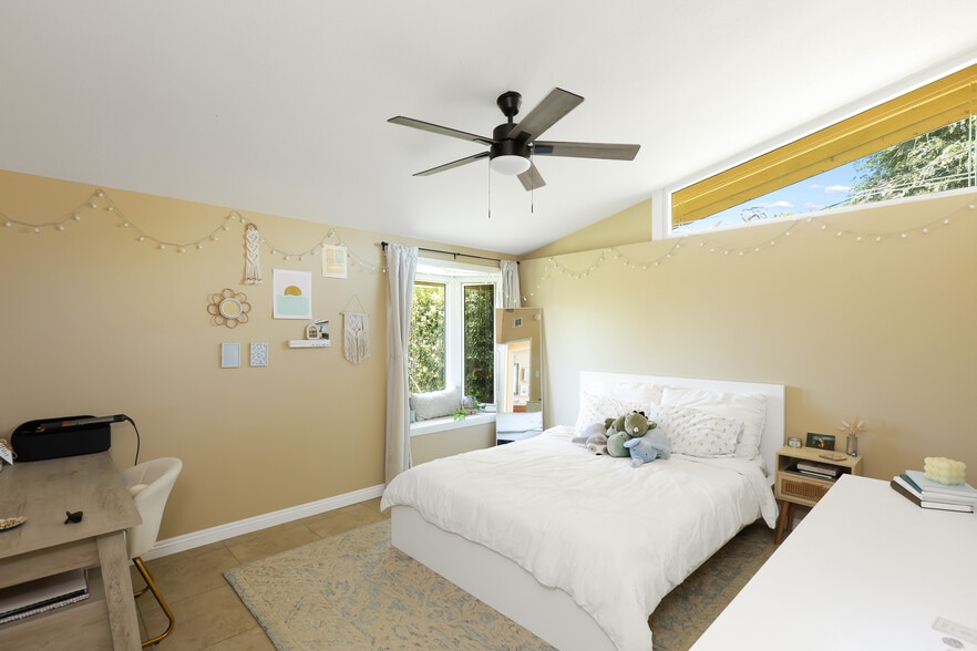 More Photos Of 1139 W Sycamore Ave, Orange Multifamily For Sale