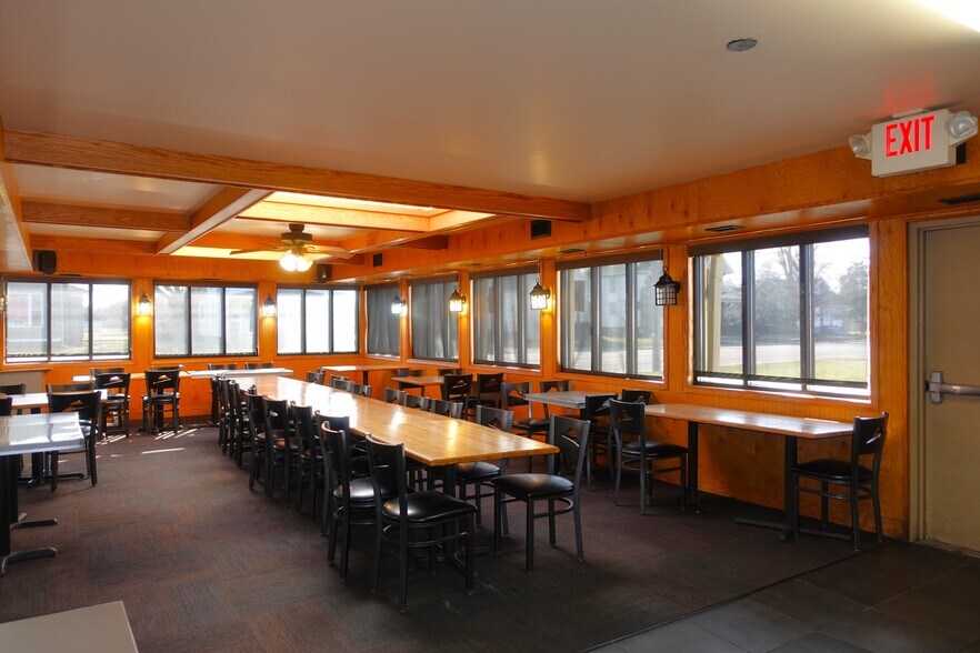 More Photos Of 1555 E Main St, Galesburg Fast Food For Lease