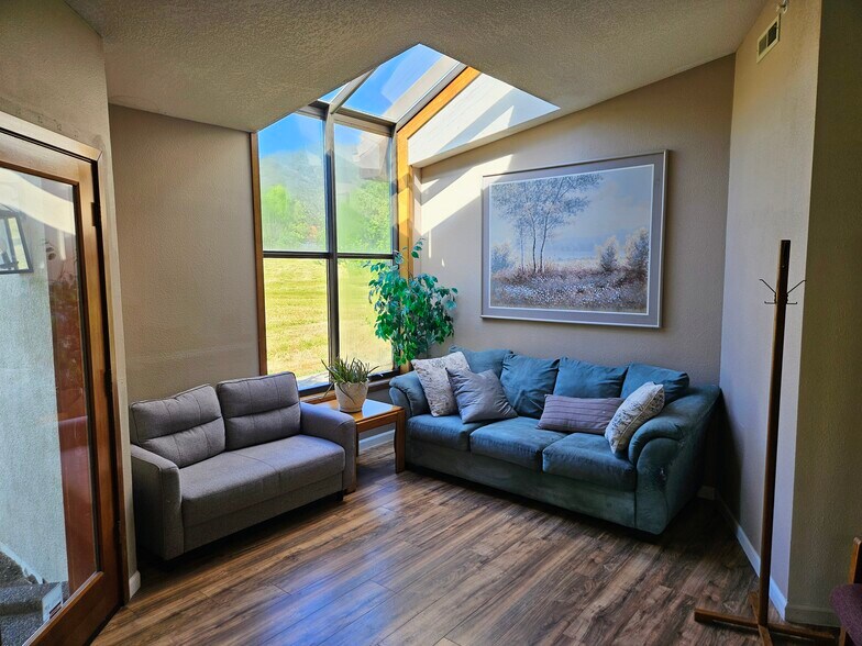 More Photos Of 181 NW Bunnell Ave, Grants Pass Apartments For Sale