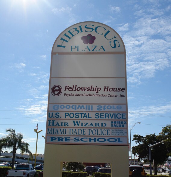 More Photos Of 9823 E Hibiscus St, Miami General Retail For Lease