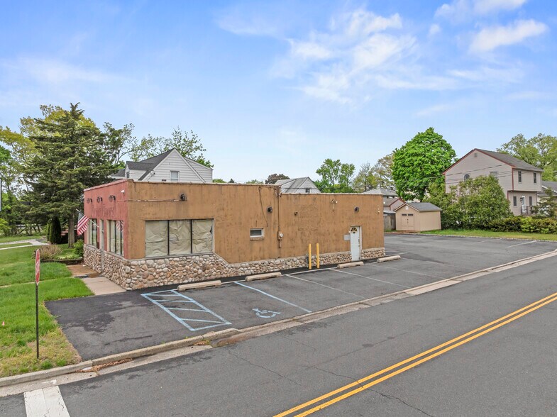 More Photos Of 136 Stelton Rd, Piscataway Freestanding For Sale