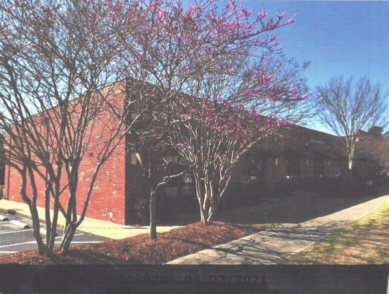 More Photos Of 930-942 Windy Rd, Apex Light Distribution For Lease