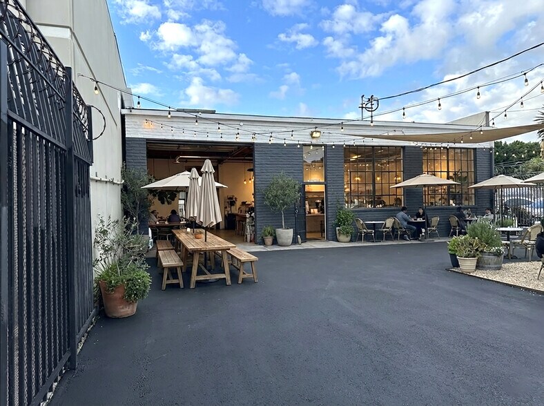 Primary Photo Of 2807 S Olive St, Los Angeles Warehouse For Sale