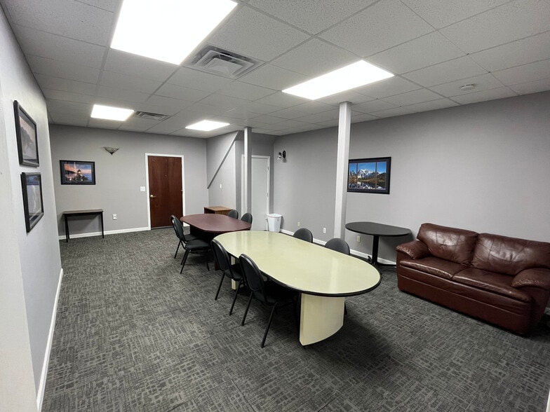 More Photos Of 1846 Terminal Dr, Richland Flex For Sale