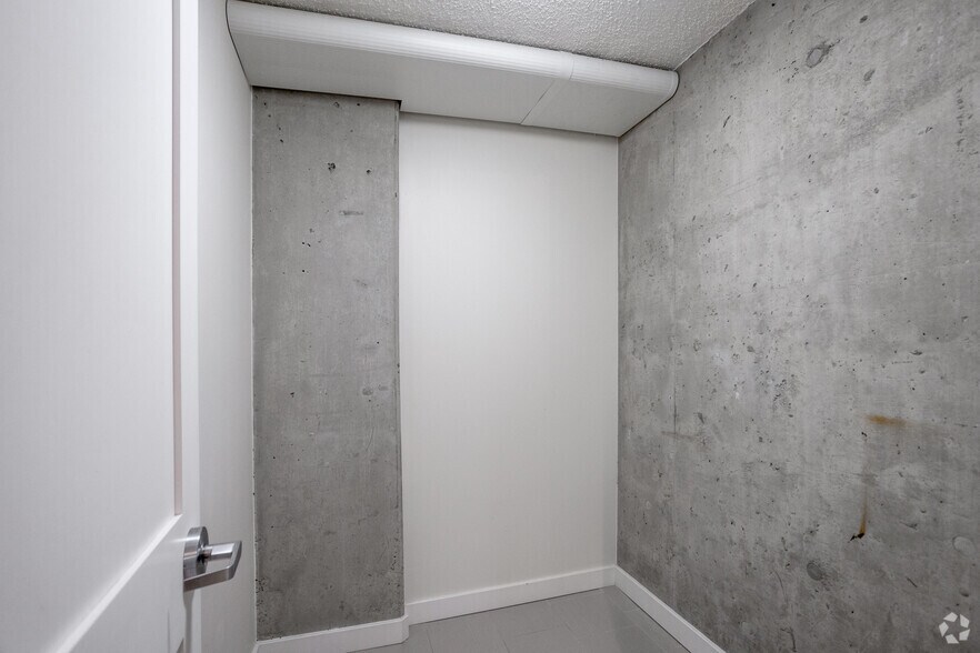 More Photos Of 10051 109 St NW, Edmonton Apartments For Lease