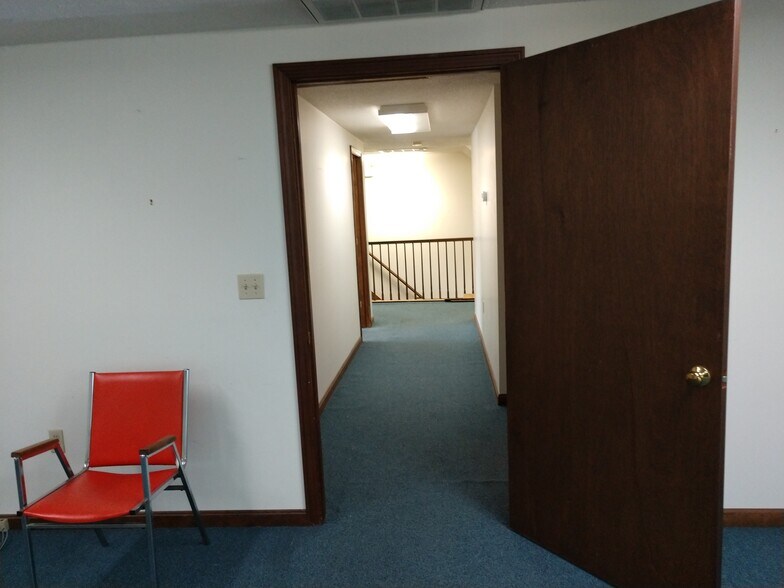 More Photos Of 34 Academy Hill Rd, Plainfield Office For Sale