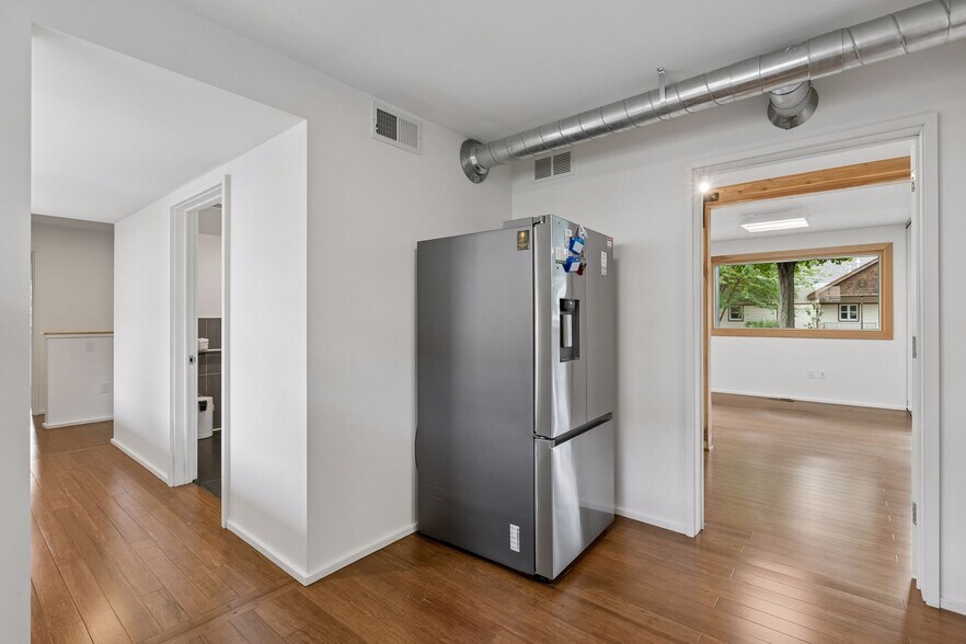 More Photos Of 901 NE 23rd Ave, Saint Anthony Office For Sale