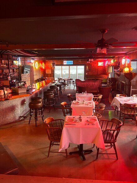 More Photos Of 18088 Highway 395, Lakeview Hospitality For Sale