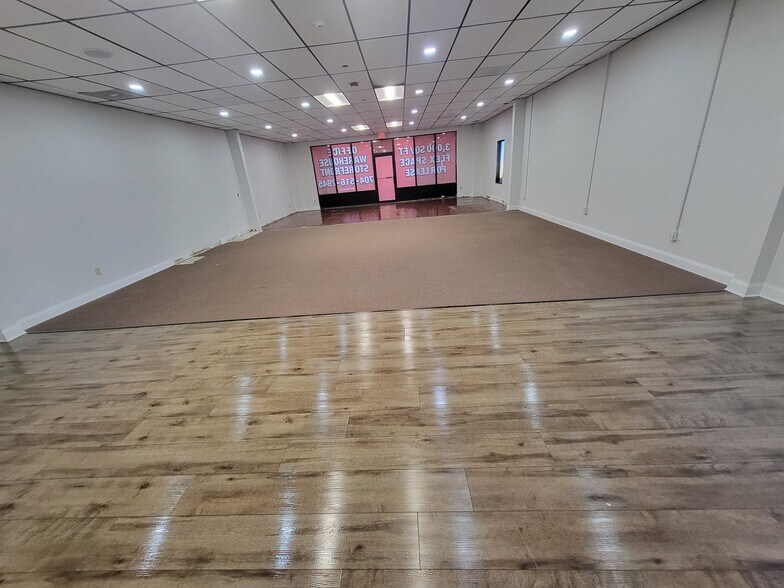 More Photos Of 2860 Old Washington Rd, Waldorf Warehouse For Lease