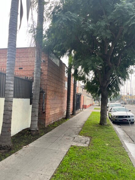 More Photos Of 5860-5862 Avalon Blvd, Los Angeles Medical For Lease