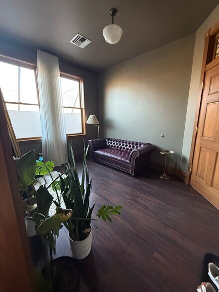 More Photos Of 311 S Phillips Ave, Sioux Falls Storefront Retail Office For Lease