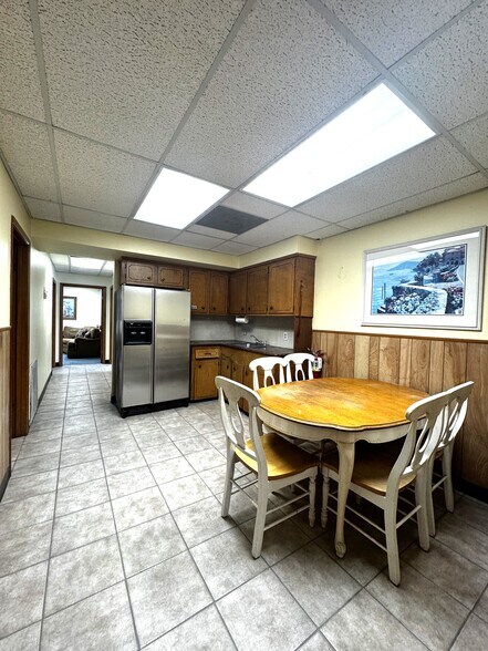 More Photos Of 300 Palm Dr, Corpus Christi Warehouse For Sale