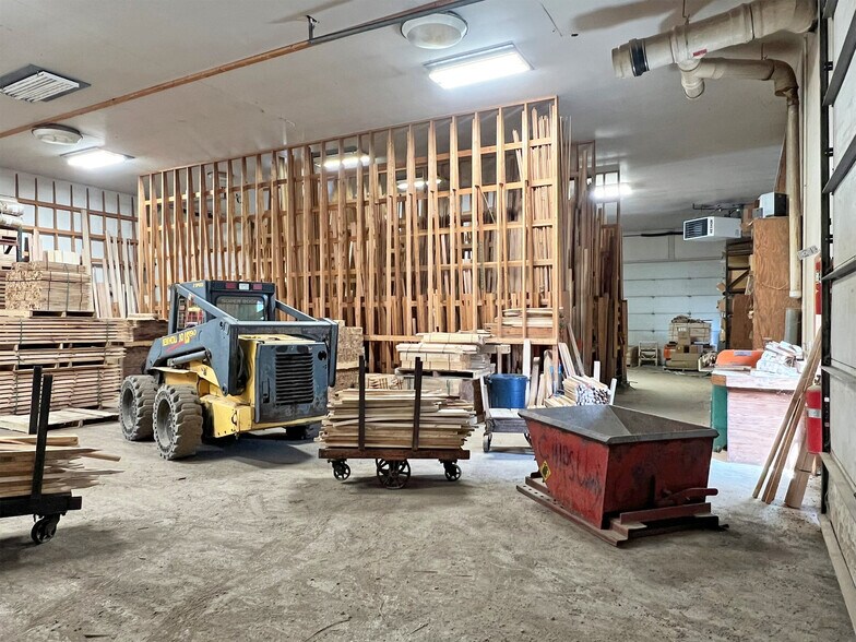 More Photos Of 9711 Perry Hwy, Waterford Warehouse For Sale