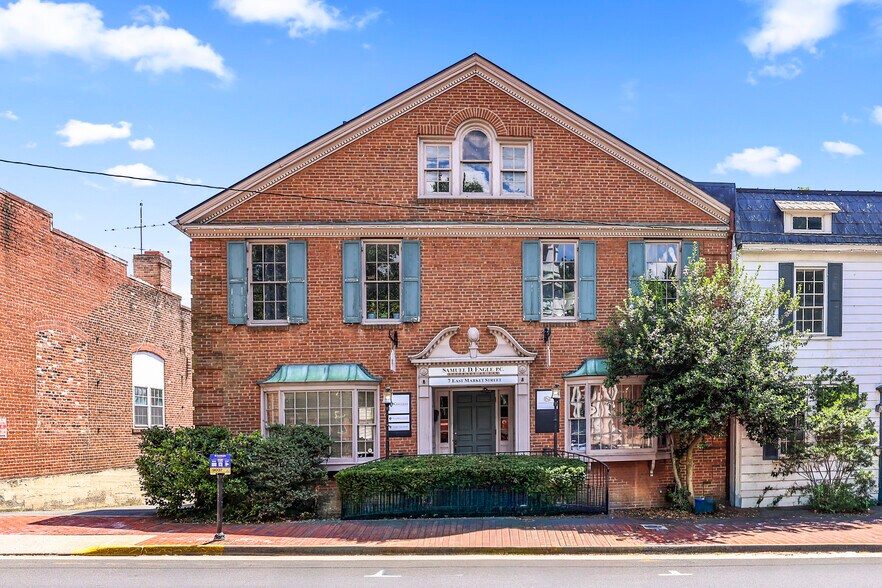 More Photos Of 3 E Market St, Leesburg Office For Sale