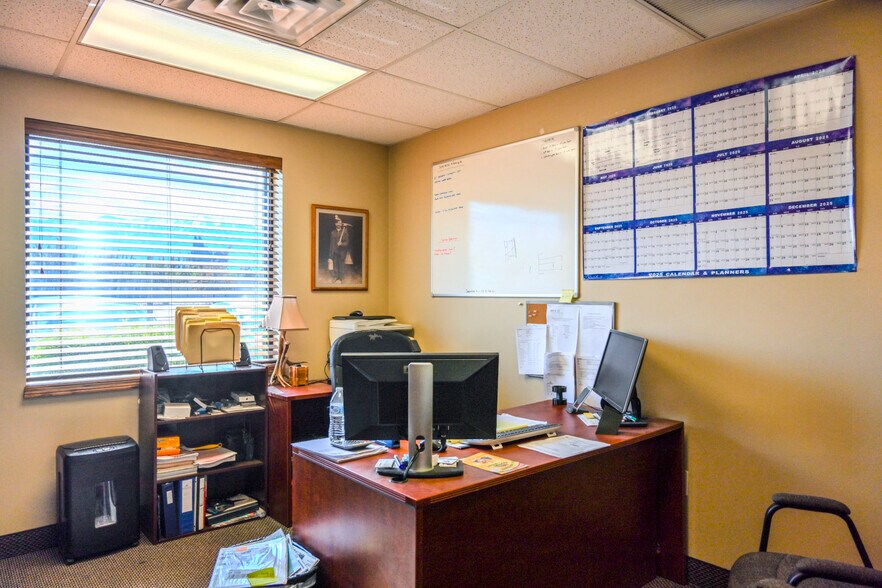 More Photos Of 480 S Geneva Rd, Vineyard Industrial For Lease