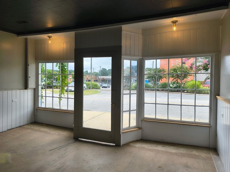 More Photos Of 202 E. North Main Street, Littleton General Retail For Sale