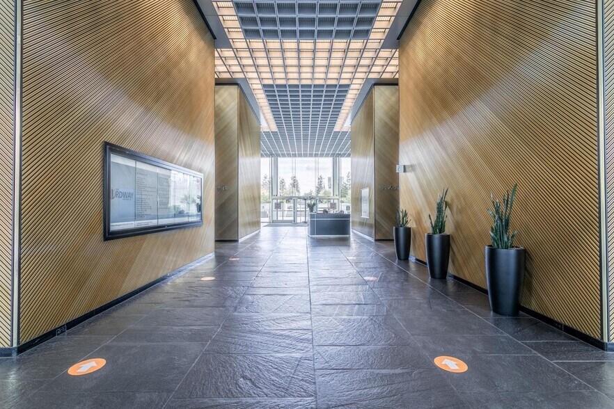 More Photos Of 1 Kaiser Plz, Oakland Office For Lease