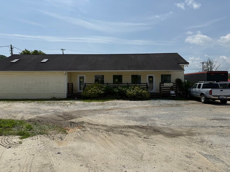 More Photos Of 5426 Asheville Hwy, Hendersonville Convenience Store For Sale