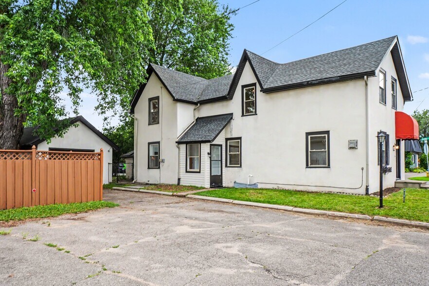 More Photos Of 616 Rideau St, Kemptville Office For Sale