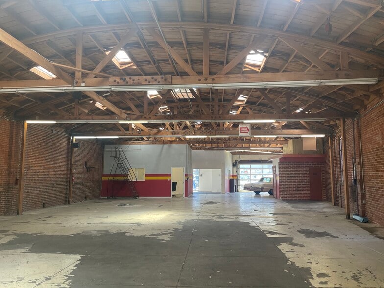 More Photos Of 1163-1169 S Robertson Blvd, Los Angeles Storefront Retail Office For Lease