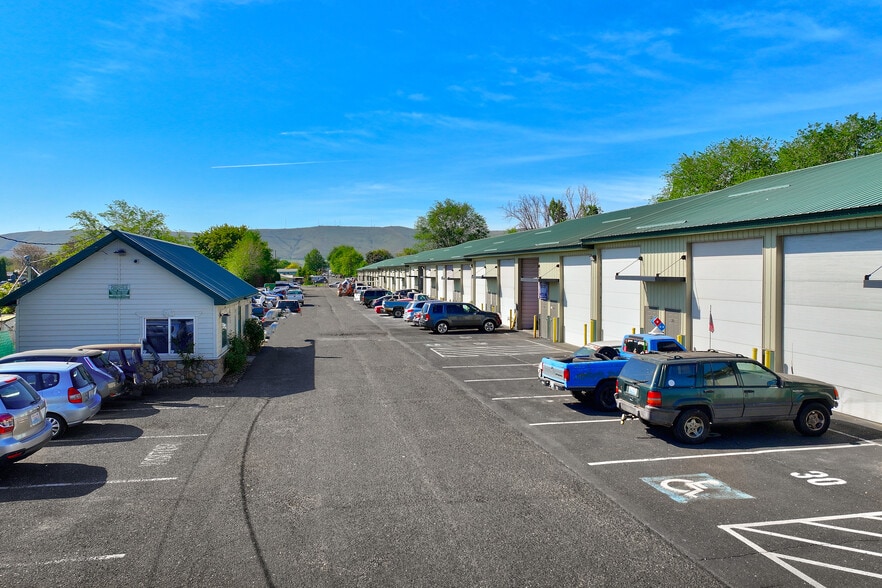 More Photos Of 112 W Washington Ave, Yakima Warehouse For Sale