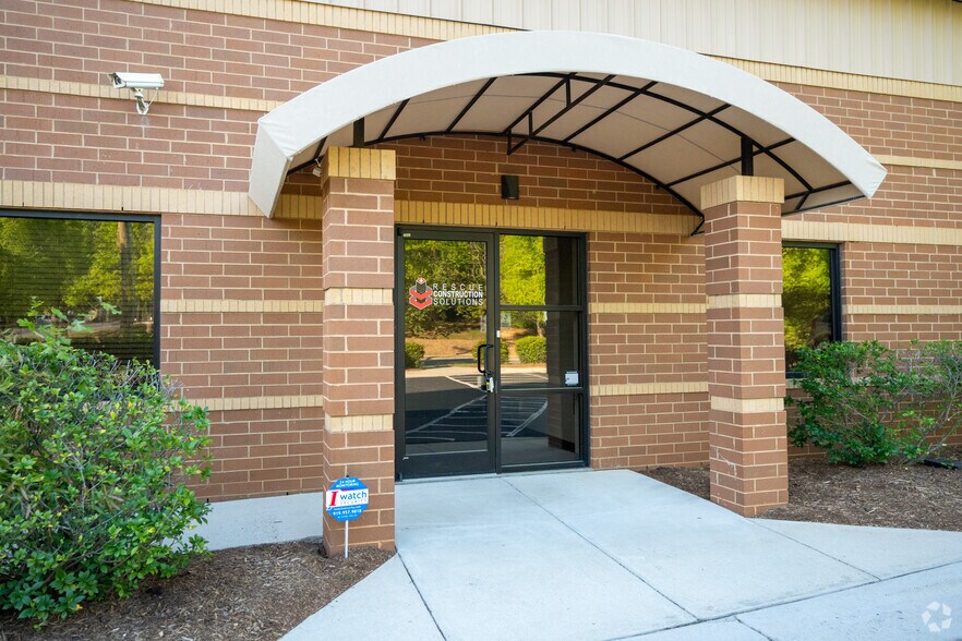 More Photos Of 2800 Rowland Rd, Raleigh Light Distribution For Lease