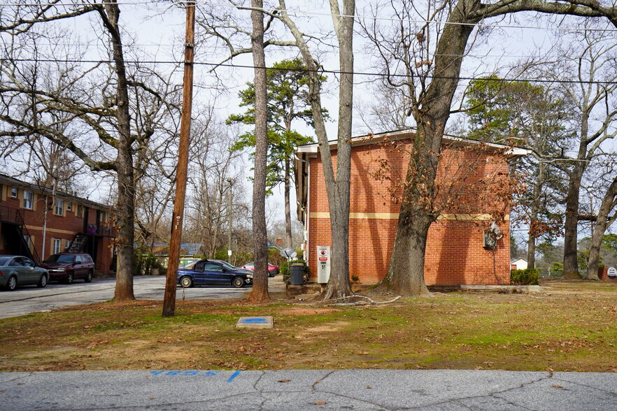 More Photos Of 4855 College St, Forest Park Apartments For Sale