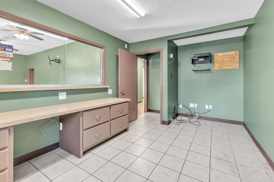 More Photos Of 60 2nd Ave SW, Taylorsville Healthcare For Sale