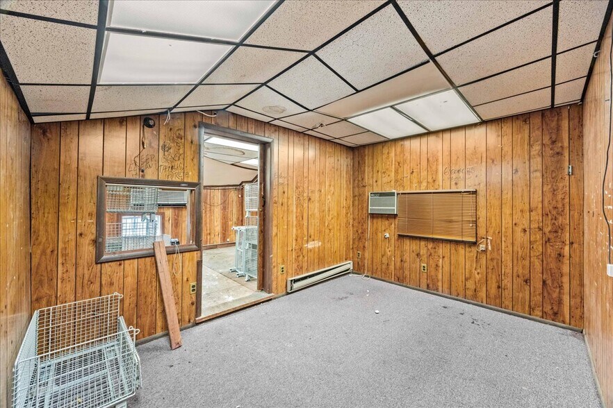 More Photos Of 1044 Merrick Rd, Baldwin Warehouse For Sale