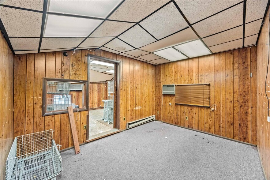 More Photos Of 1044 Merrick Rd, Baldwin Warehouse For Sale