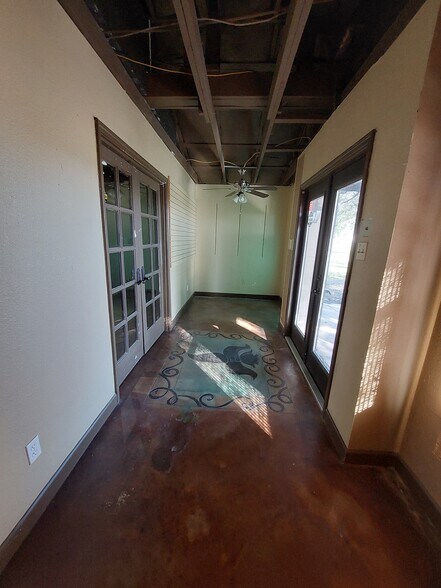 More Photos Of 15210 Northwest Blvd, Corpus Christi Office Residential For Sale