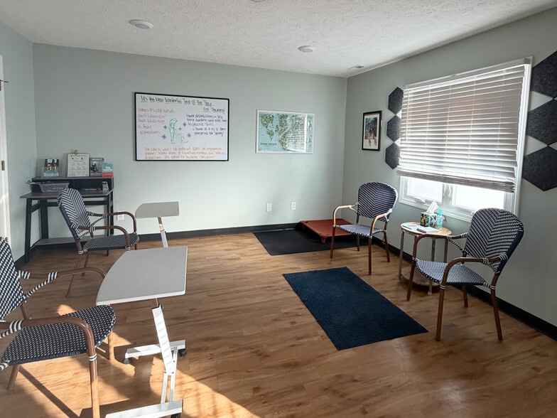 More Photos Of 950 N Rangeline Rd, Carmel Office For Lease